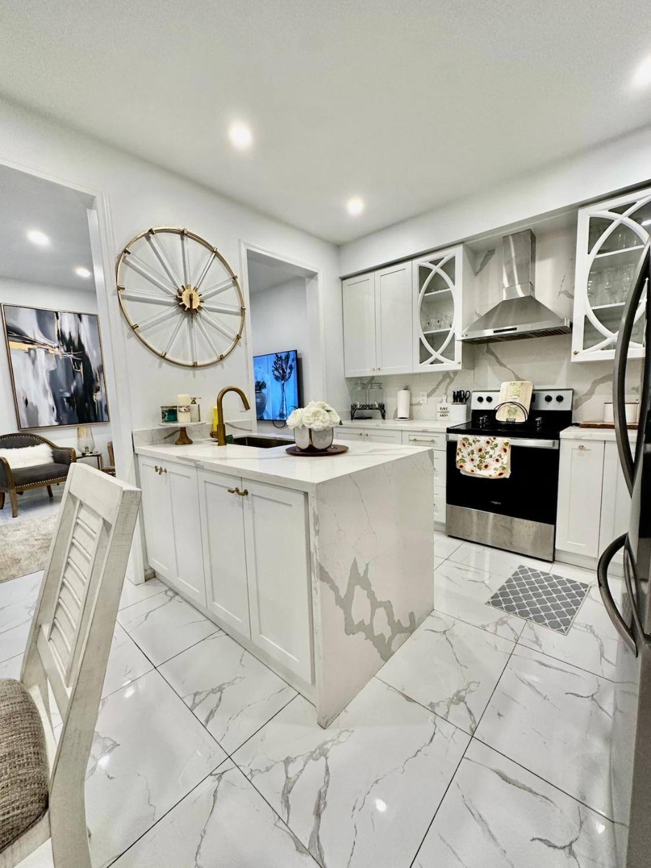 Luxury Home In Toronto Миссиссага Экстерьер фото